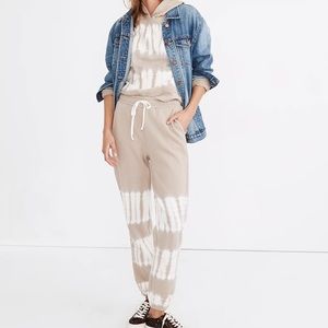 Madewell (Re)sourced Cotton Tie-Dye
Retro Sweatpants And Hoodie Sweatshirt